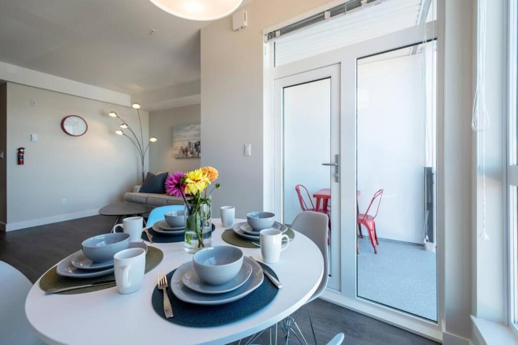 Clean 4Th Floor 1 Bedroom Apt In Old Town China Town 維多利亞 外观 照片